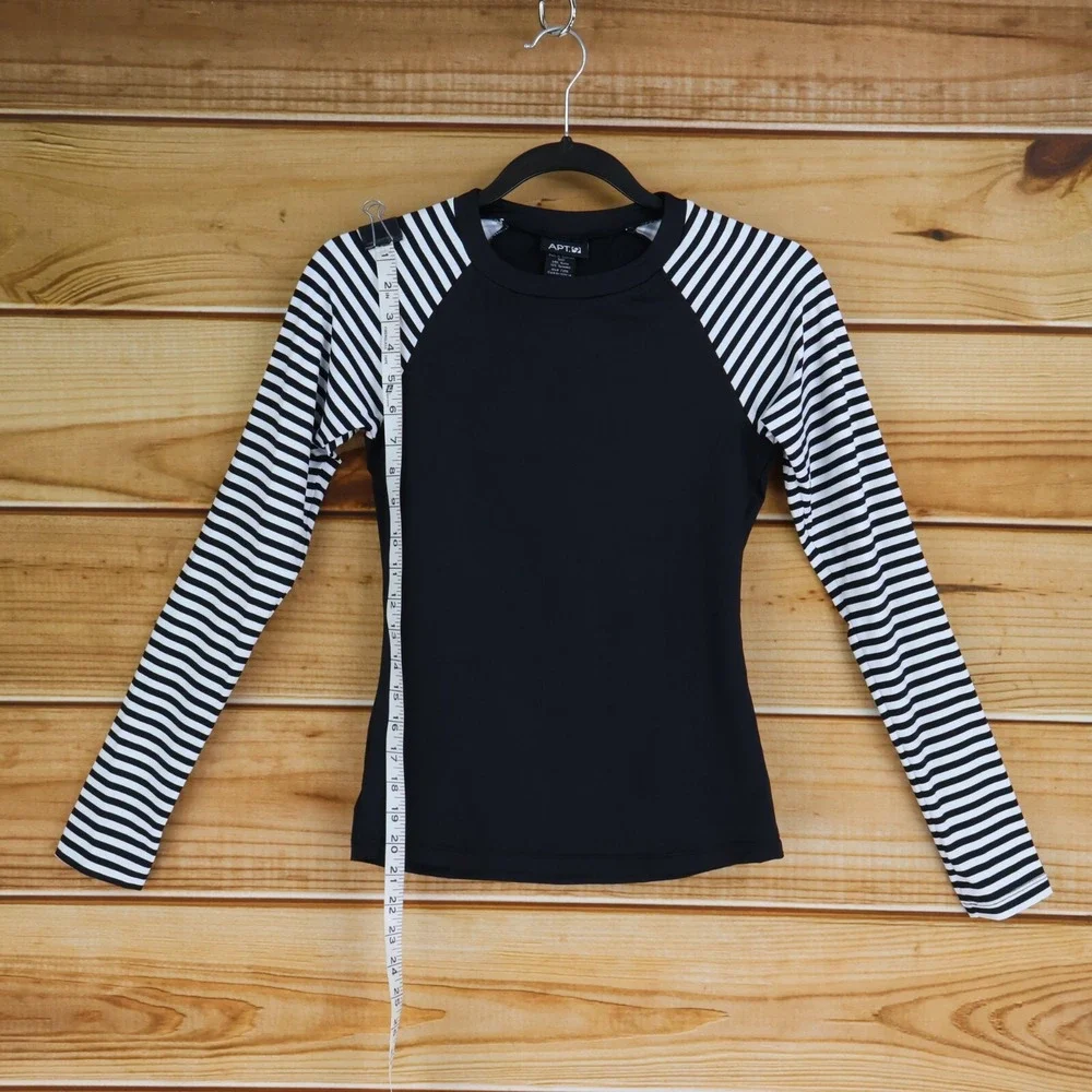 Apt. 9 Long Sleeve Swimsuit Top Girls Size M Black White Striped Stretch Comfort
